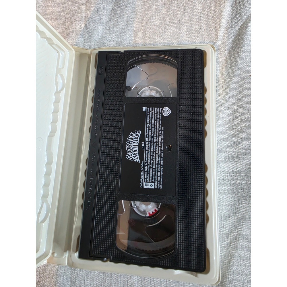 Scooby-Doo on Zombie Island VHS 1998 Warner Bros Clamshell H1424 Animated Movie - Picture 3 of 4